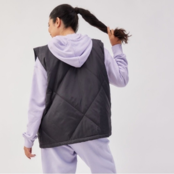 NWT SOCIALITE Quilted Lightweight Black Vest, Zipper Closure, Size L/XL - Picture 5 of 16